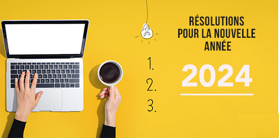 femme-devant-ordinateur-bureau